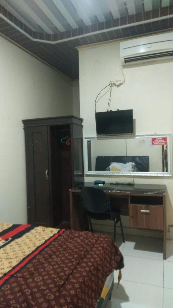 Motel Wisma Reza Palopo Exterior foto